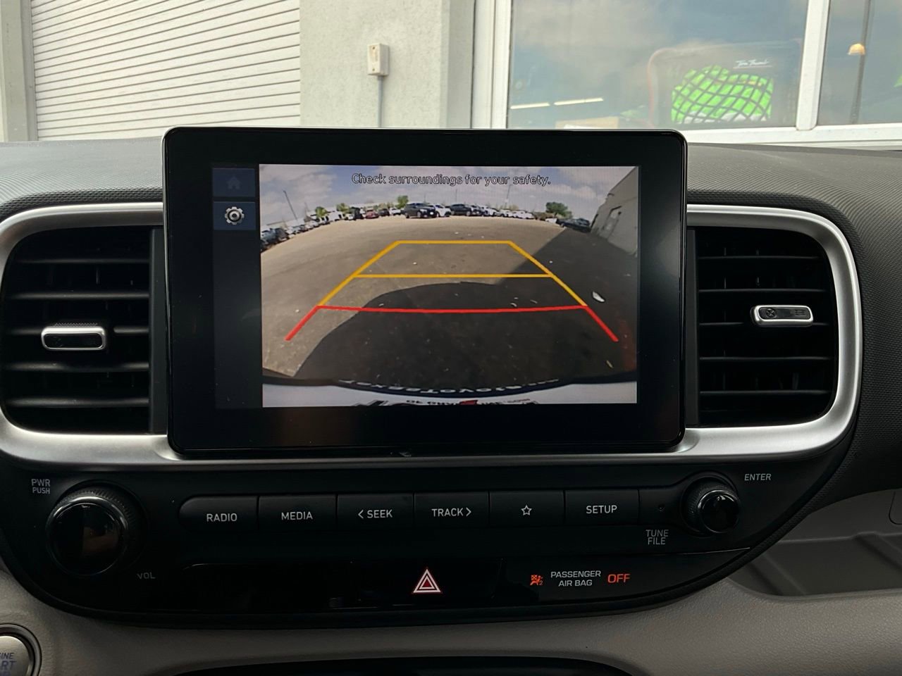 Used 2025 Hyundai Venue SEL image 32