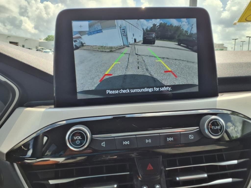 Used 2021 Ford Escape SE image 20