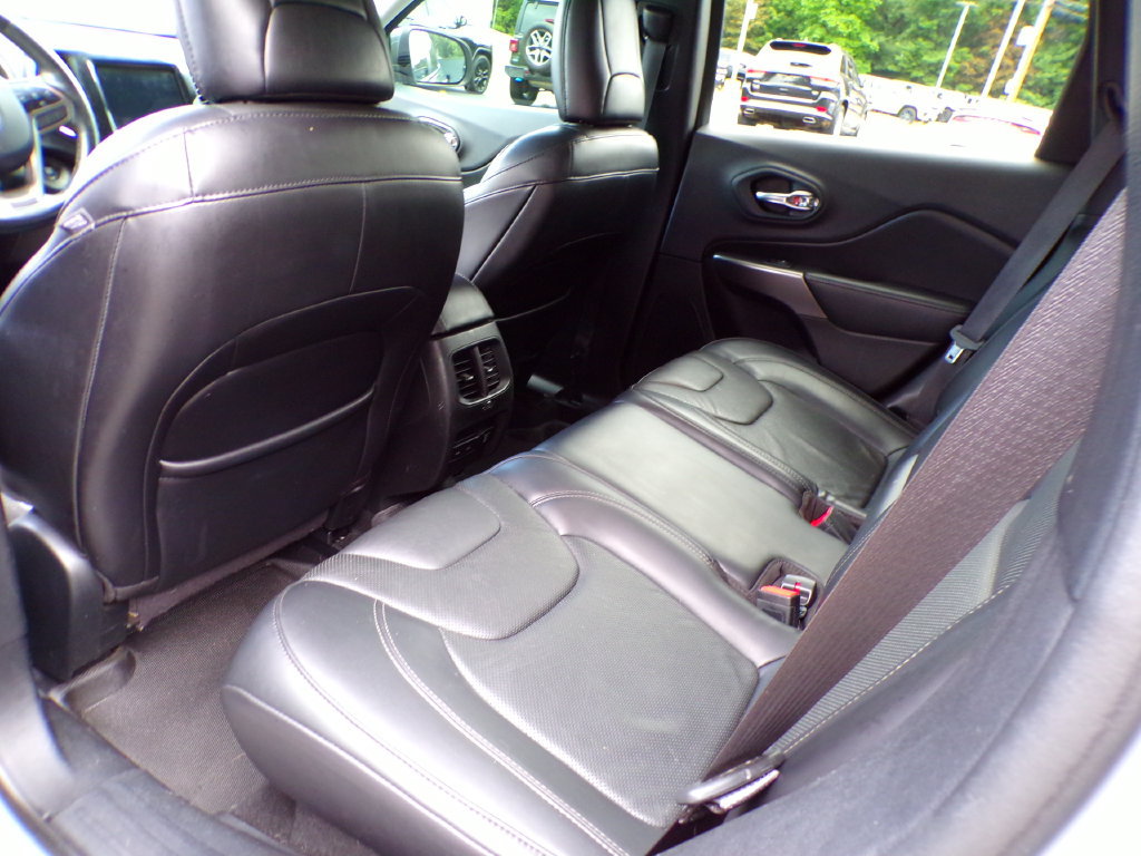 Certified 2019 Jeep Cherokee Limited AWD/4WD image 17