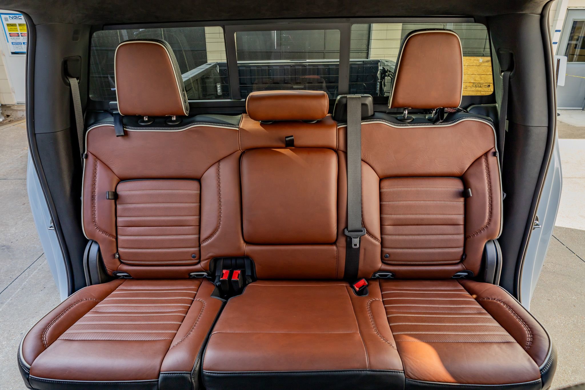 Used 2024 GMC Sierra 3500 Denali Ultimate image 35