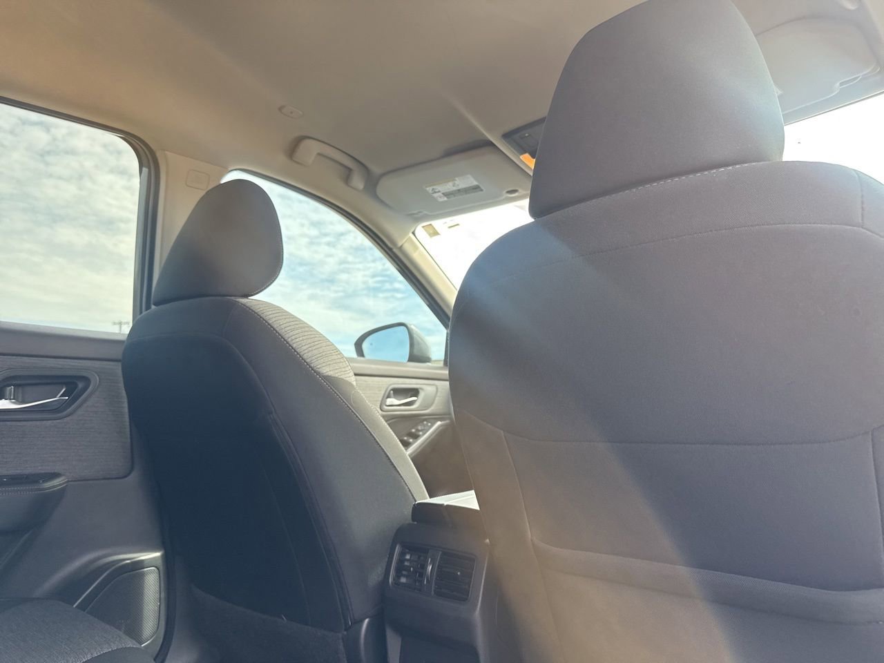 Certified 2023 Nissan Rogue SV FWD image 30
