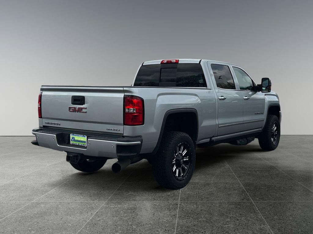 Used 2019 GMC Sierra 2500 Denali w/ Duramax Plus Package AWD/4WD image 9