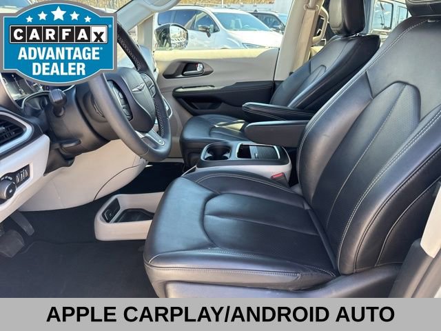 Used 2024 Chrysler Pacifica Touring-L FWD image 18