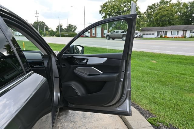 Used 2023 Acura MDX w/ Technology Package AWD/4WD image 18