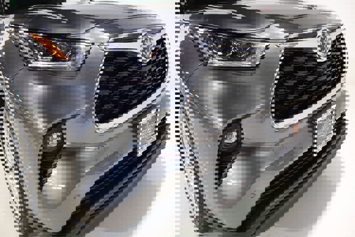 Used 2021 Toyota Highlander Limited image 26