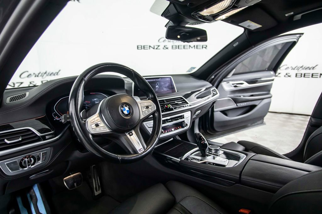 Used 2021 BMW 740i w/ M Sport Package RWD image 20