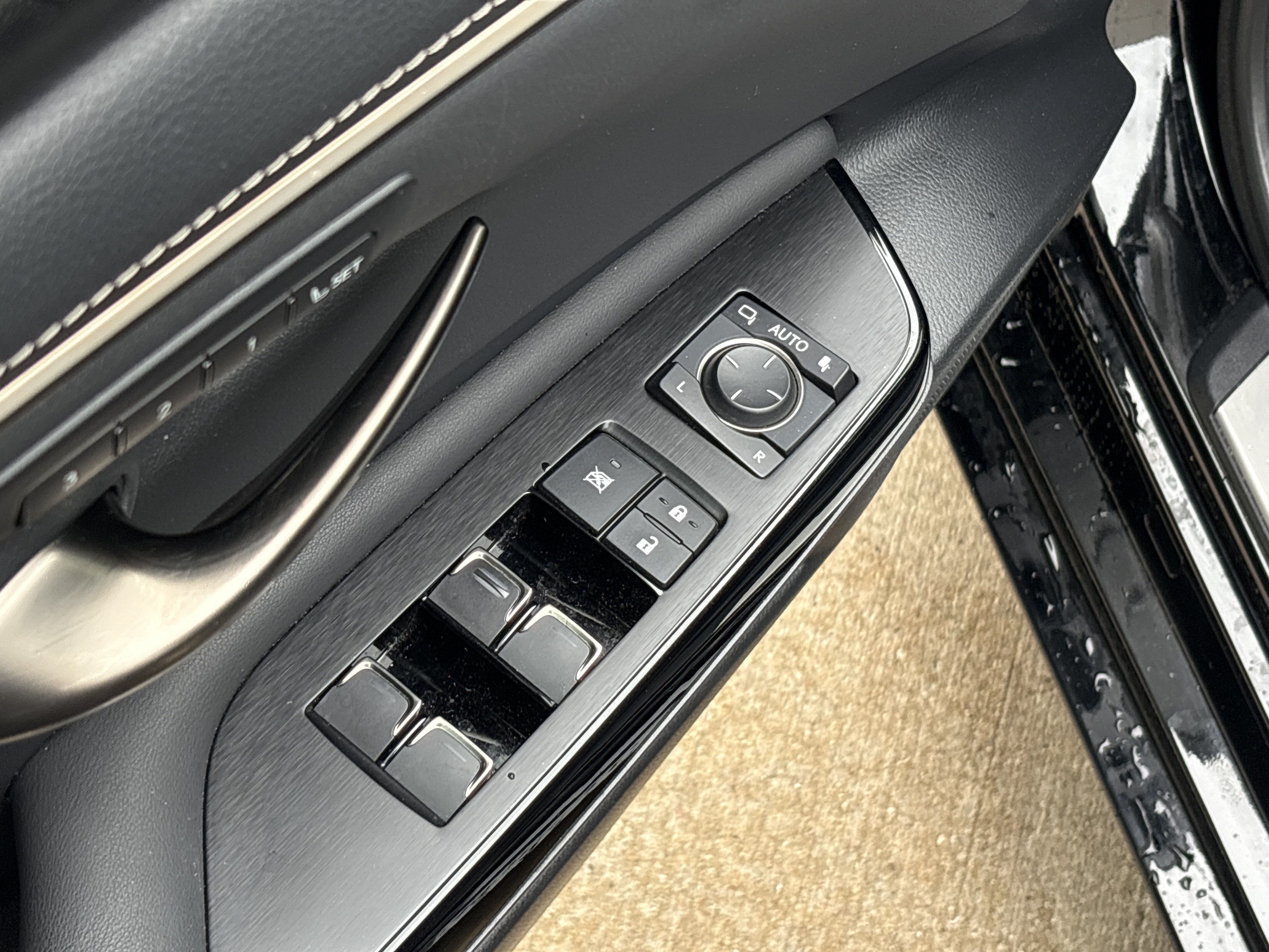 Certified 2023 Lexus ES 350 w/ Accessory Package (Z2) FWD image 15