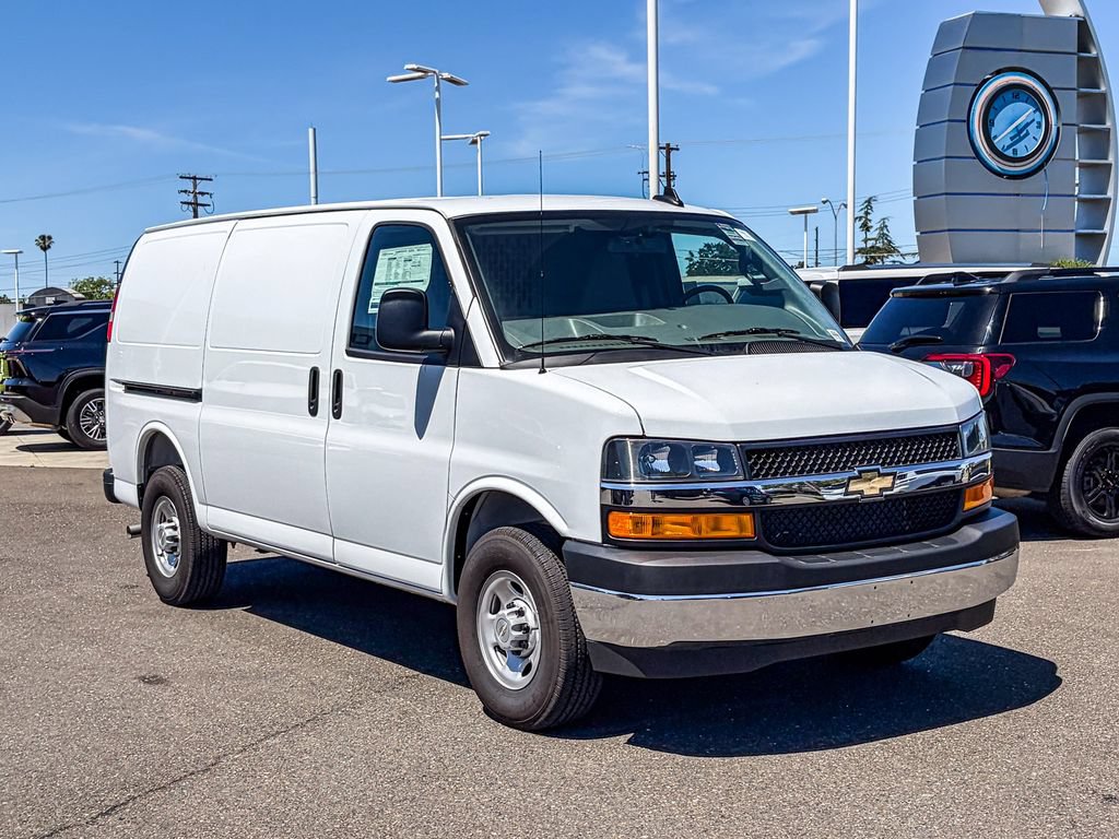 New 2025 Chevrolet Express 3500 w/ Driver Convenience Package RWD image 5