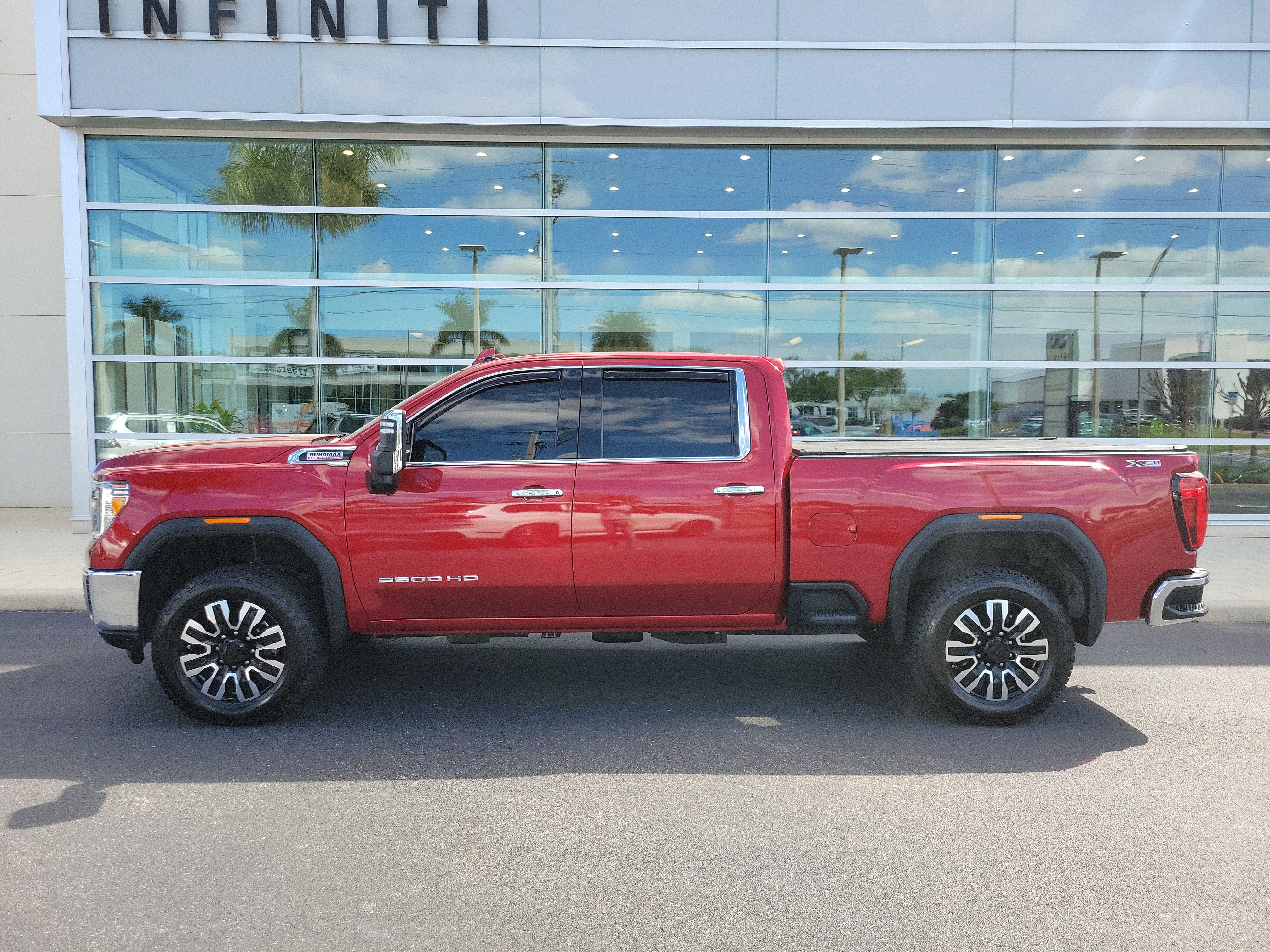 Used 2023 GMC Sierra 2500 SLT w/ SLT Premium Package image 7