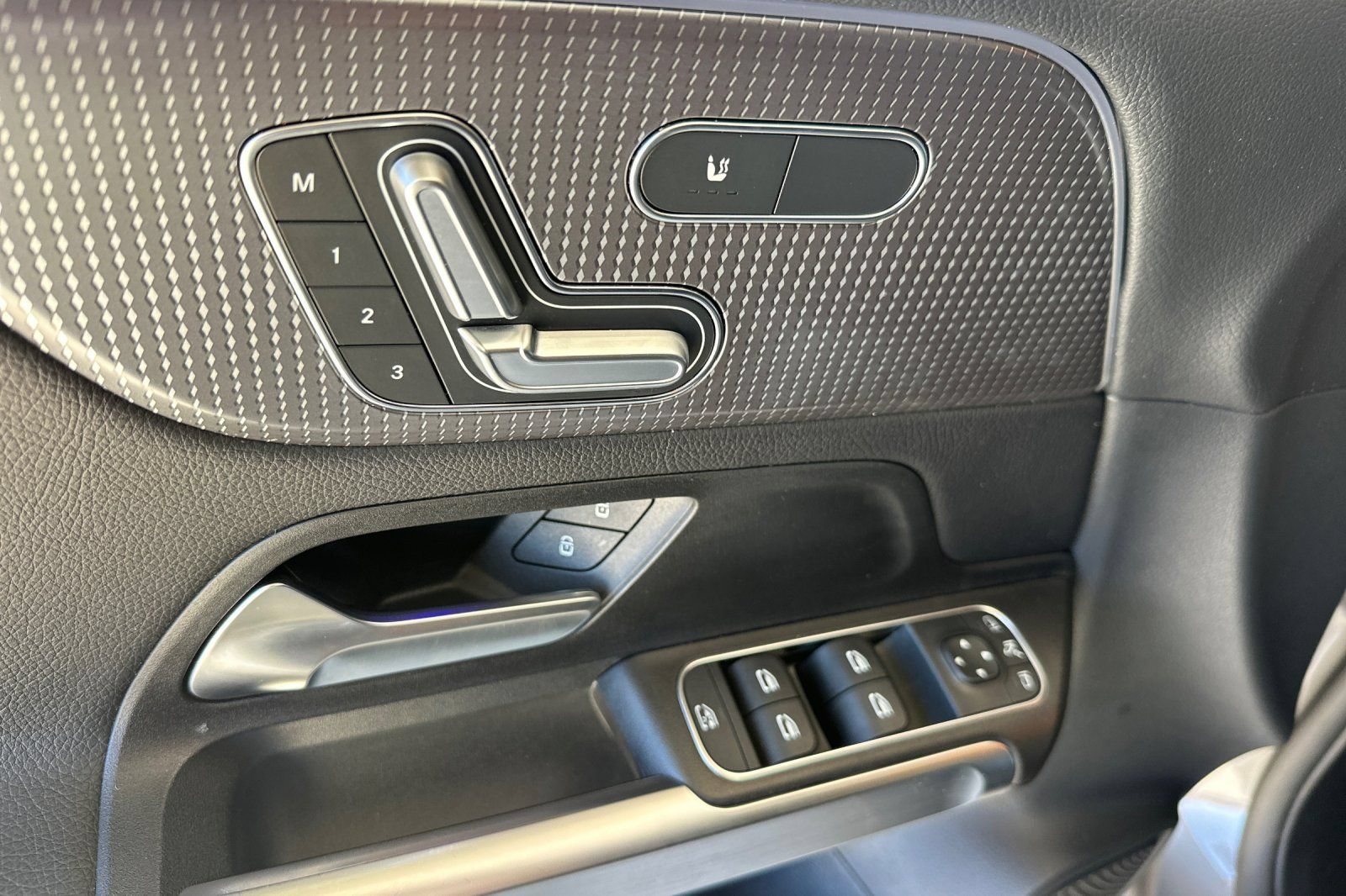Certified 2022 Mercedes-Benz GLB 250 4MATIC image 11