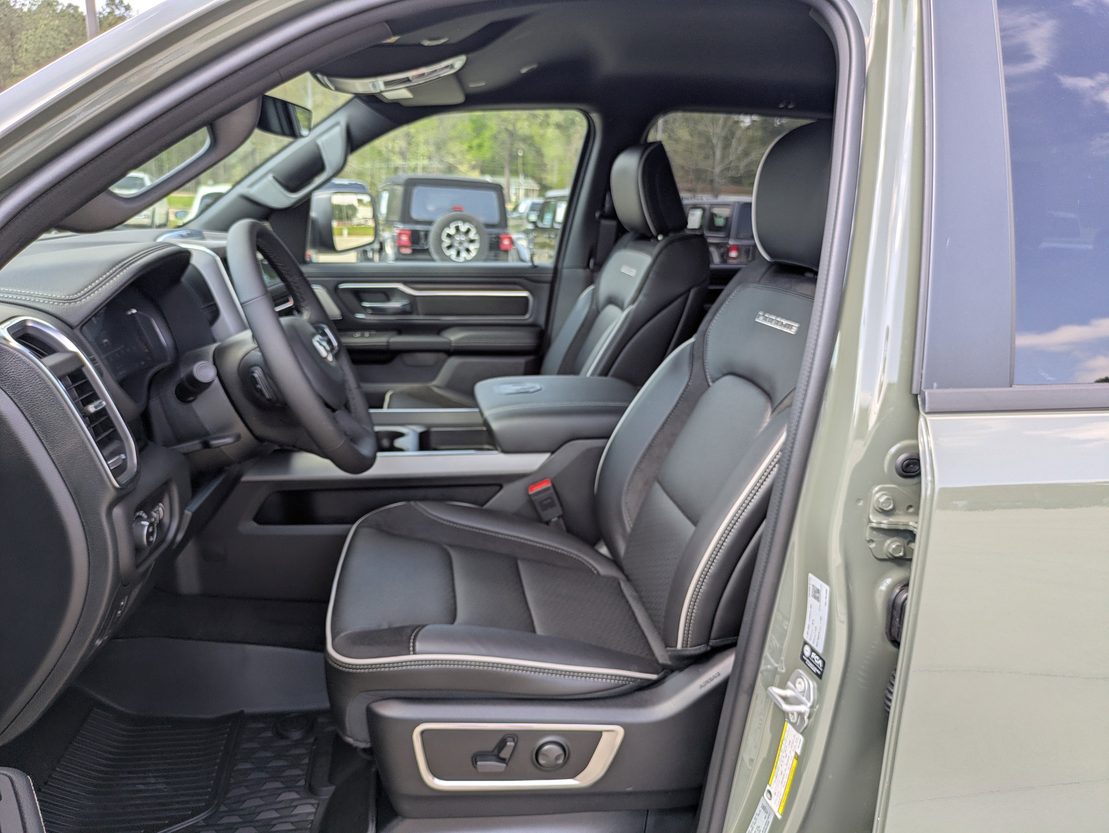 New 2026 RAM 1500 Laramie AWD/4WD image 8