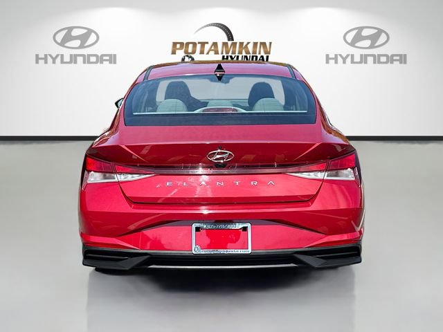Used 2023 Hyundai Elantra SEL w/ Convenience Package FWD image 6
