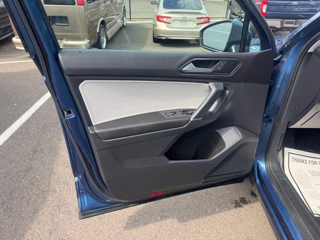 Used 2018 Volkswagen Tiguan SE w/ Panoramic Sunroof Package AWD/4WD image 28