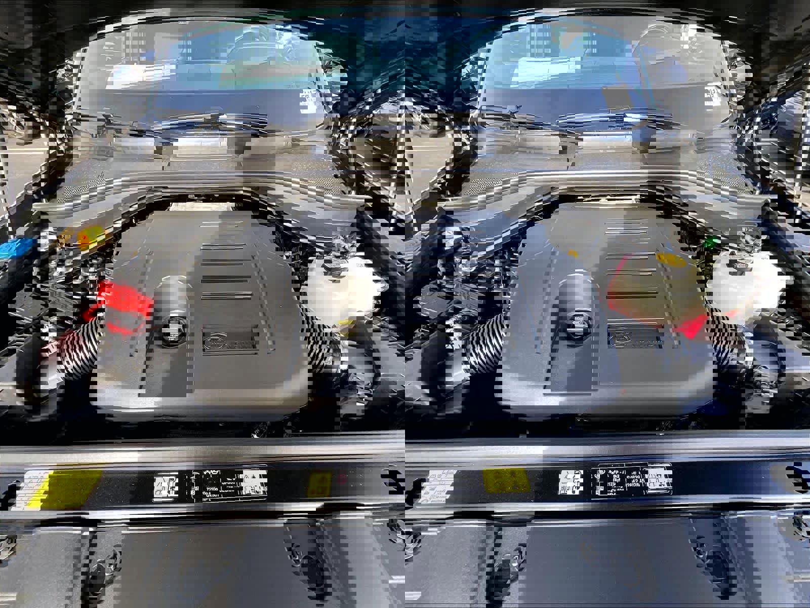 New 2025 Land Rover Range Rover SE image 13