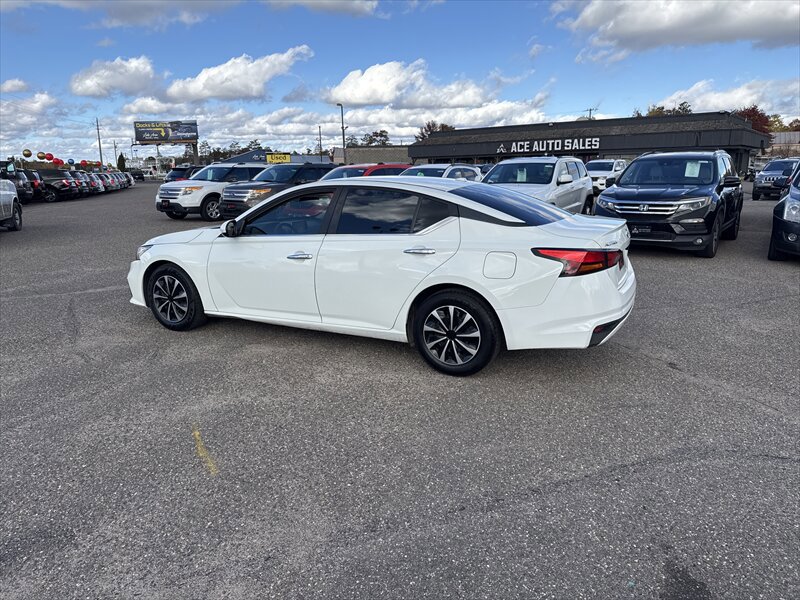 Used 2019 Nissan Altima 2.5 S FWD image 4