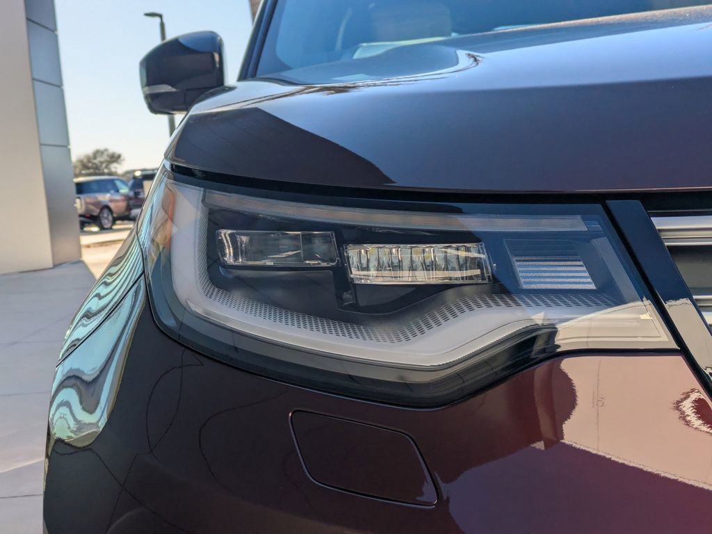 New 2026 Land Rover Discovery Limited Edition image 9