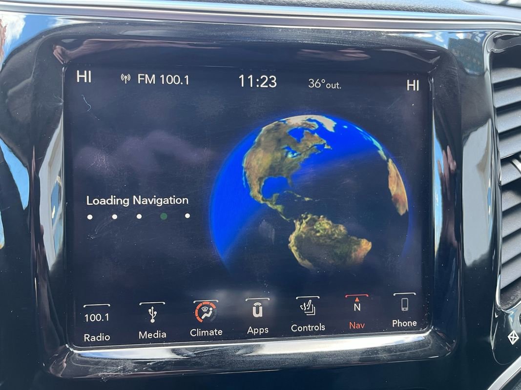 Used 2019 Jeep Cherokee Limited image 12