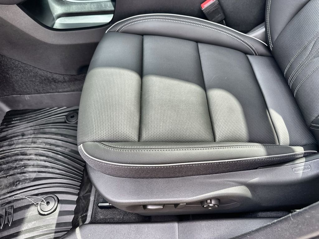 New 2026 Buick Envision Avenir image 25
