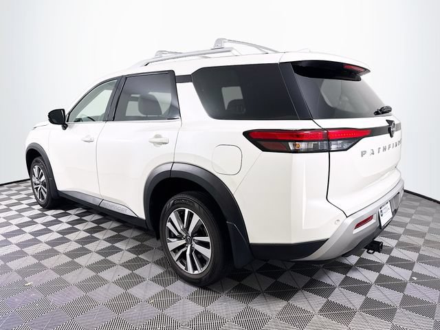 Used 2023 Nissan Pathfinder SL AWD/4WD image 5