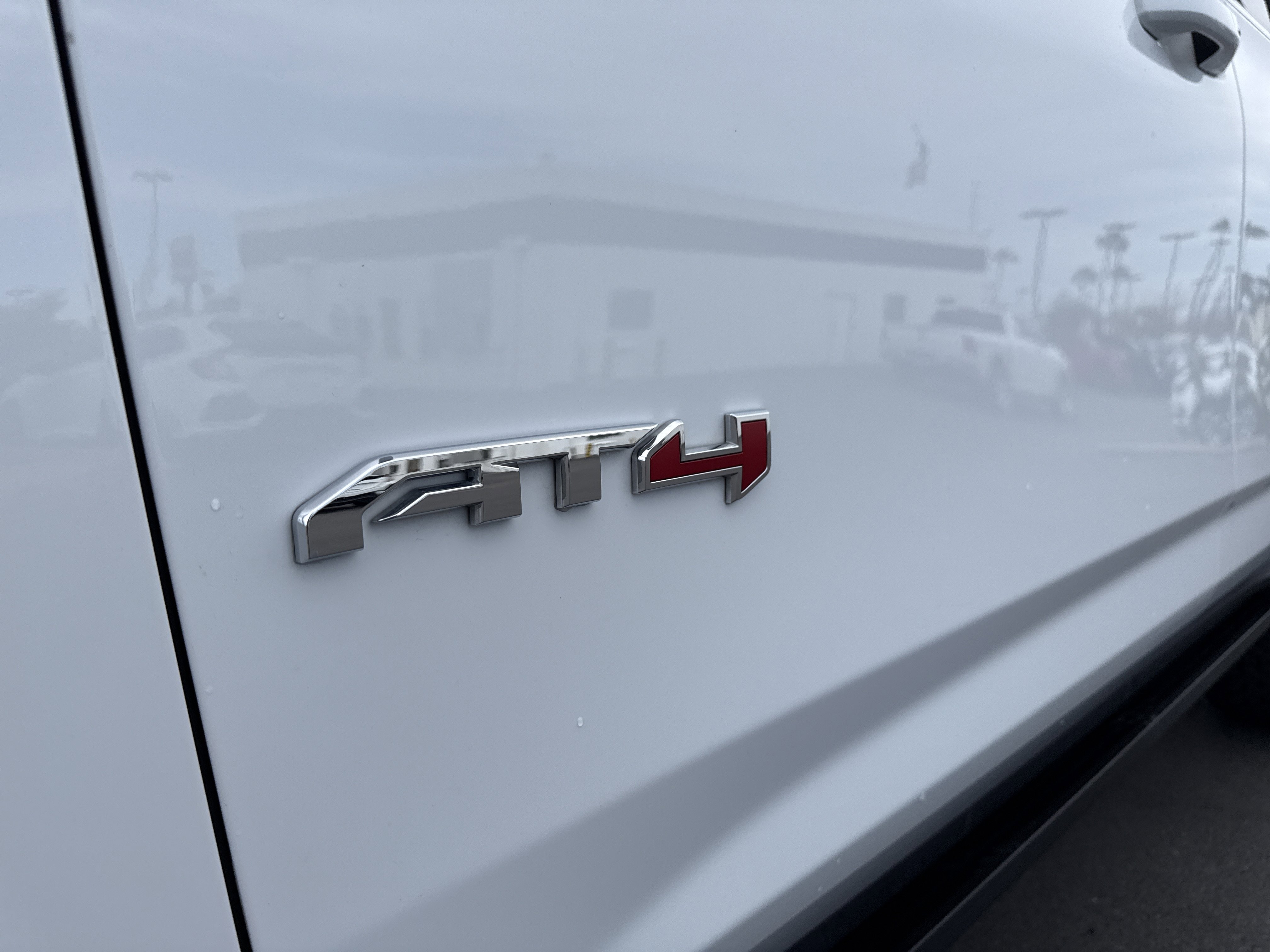 Used 2022 GMC Yukon AT4 image 6