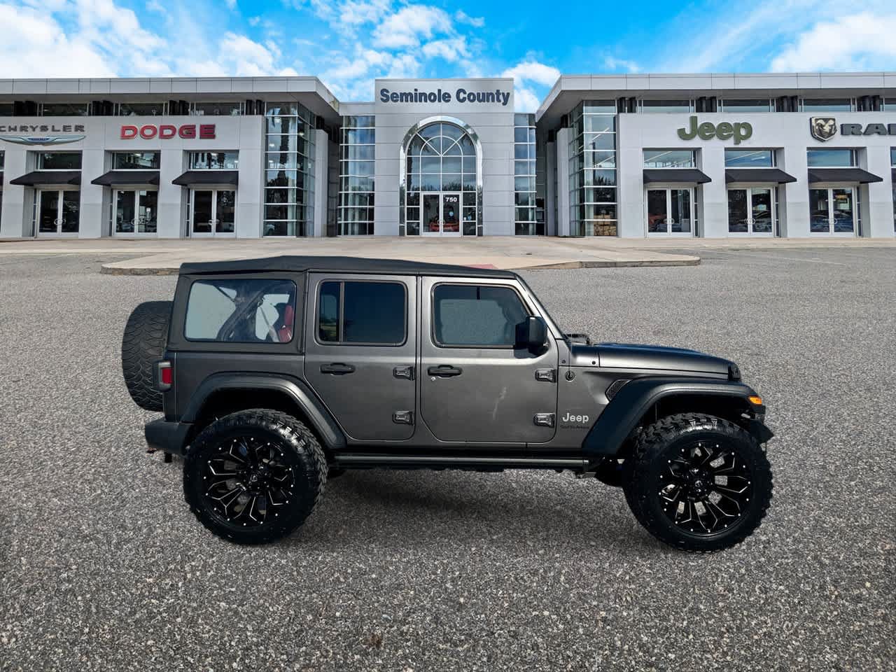 Used 2018 Jeep Wrangler Unlimited Sport S AWD/4WD image 9