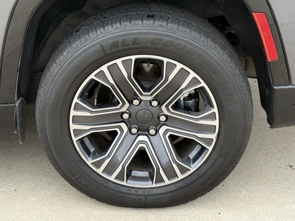 Used 2024 Jeep Wagoneer L Series II w/ Flexible Seating Group image 13