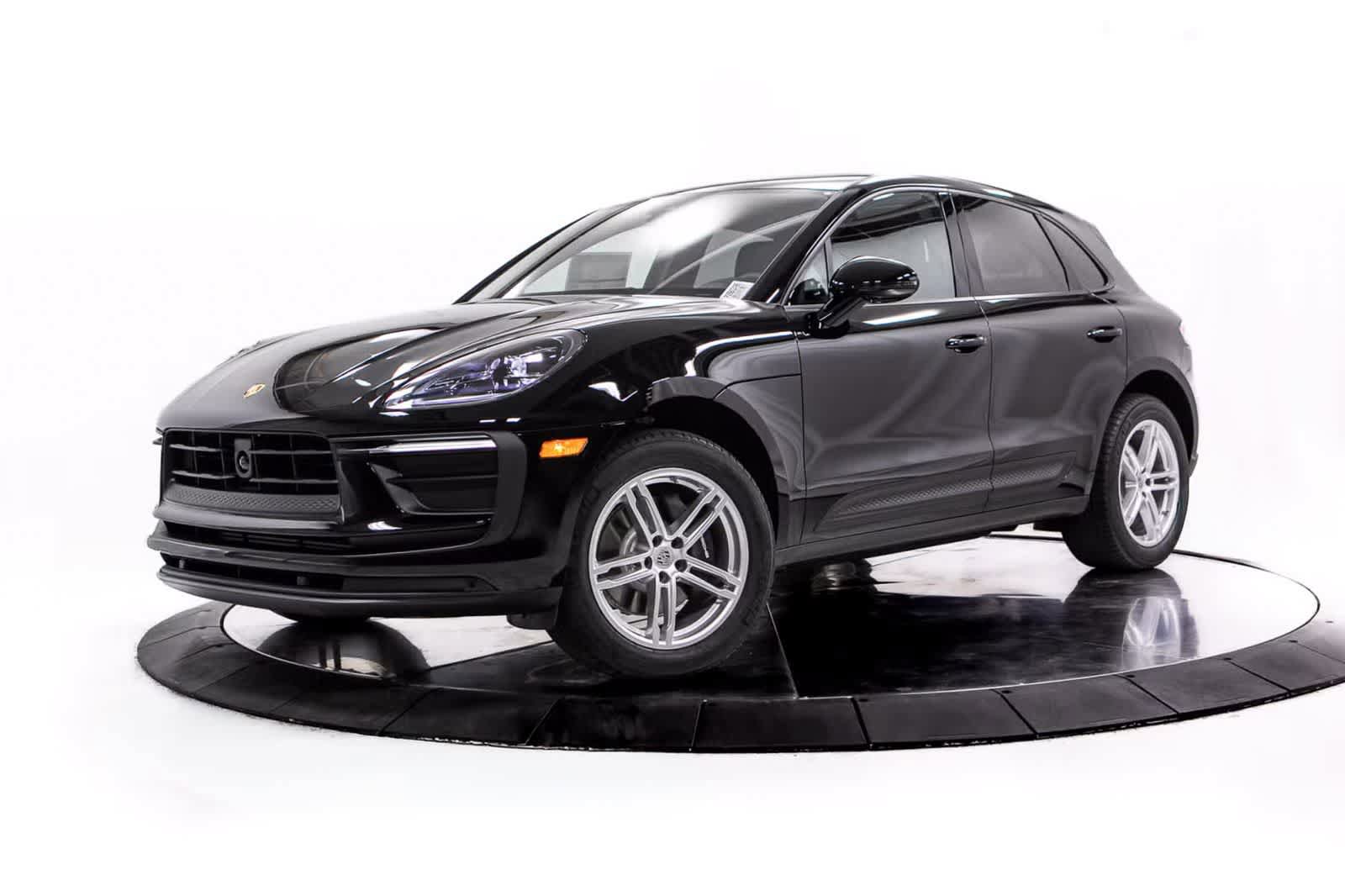 Certified 2026 Porsche Macan AWD/4WD image 1