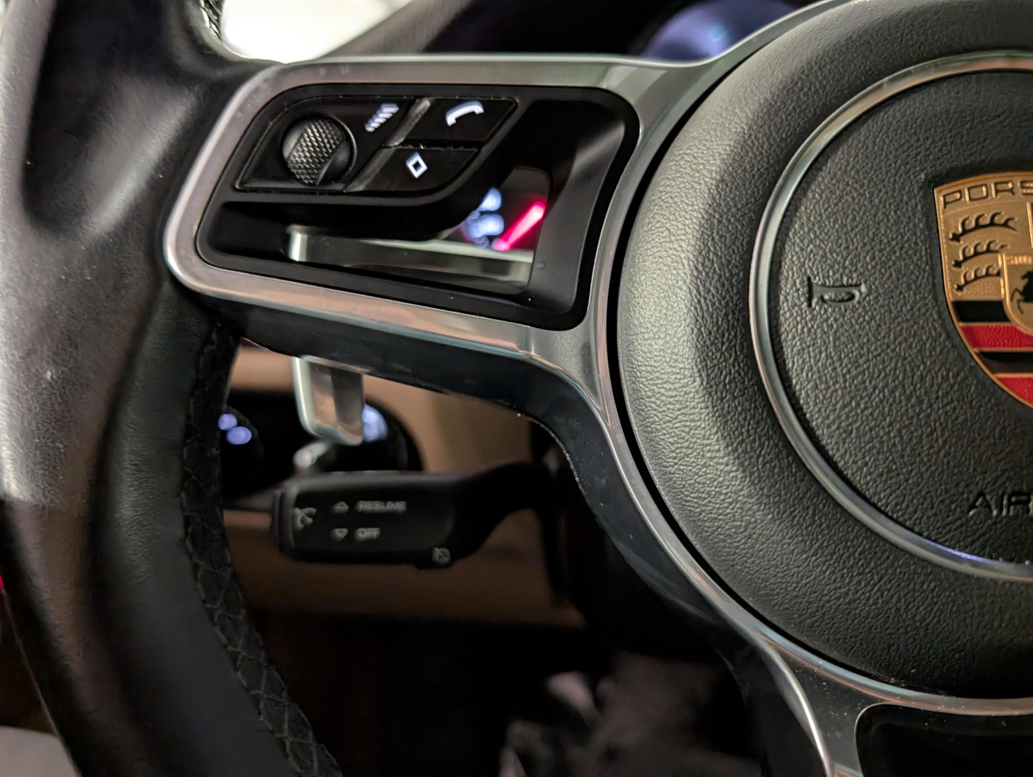 Used 2020 Porsche Macan image 26