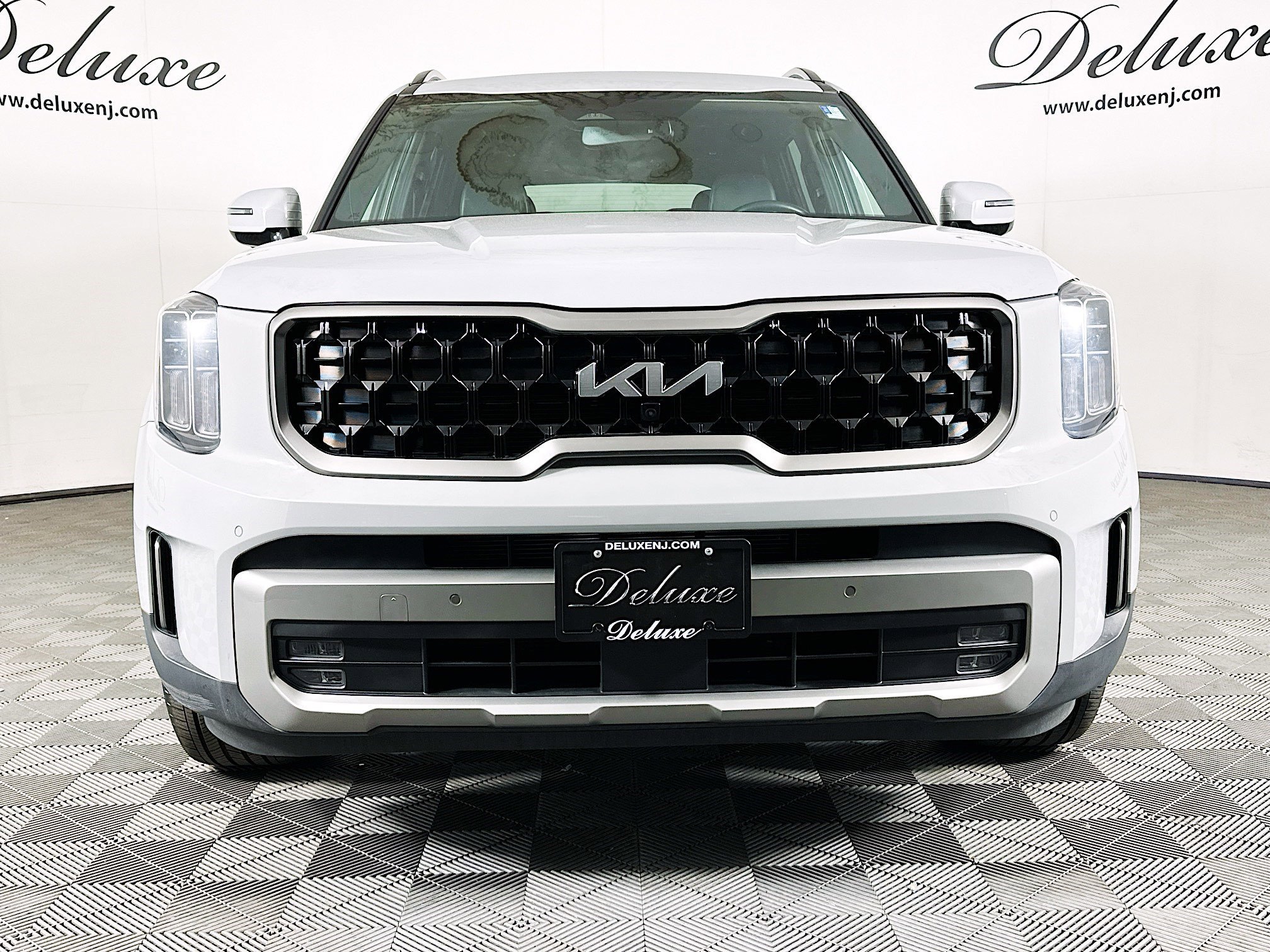 Used 2023 Kia Telluride SX X-Line AWD/4WD image 2