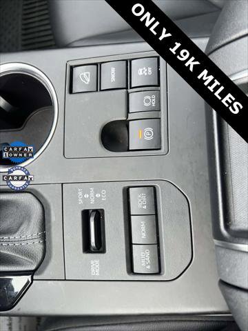 Certified 2024 Toyota Highlander XLE image 30