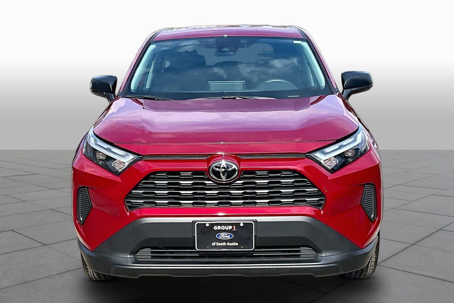 Used 2025 Toyota RAV4 LE FWD image 4