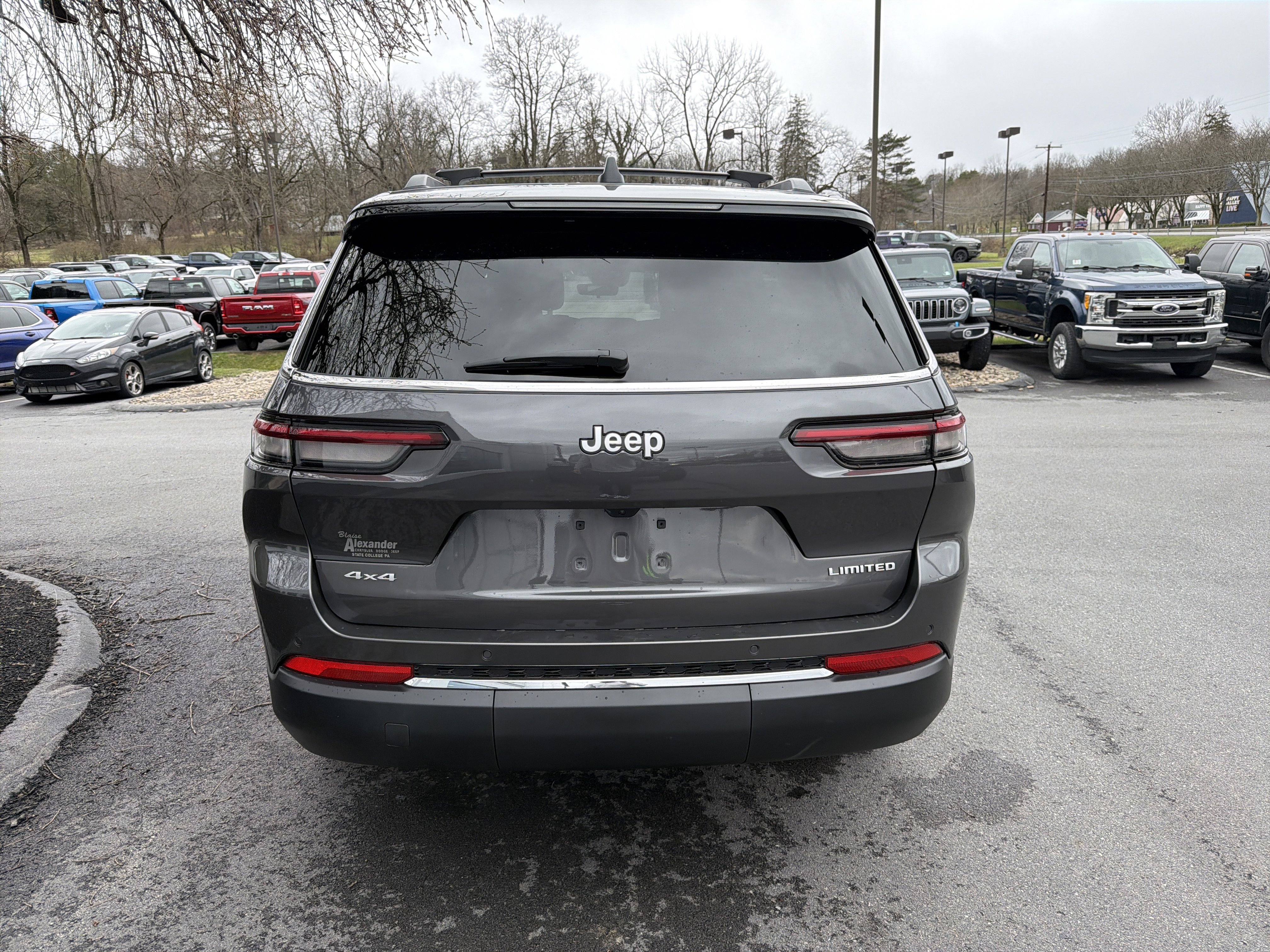 Used 2025 Jeep Grand Cherokee L Limited w/ Trailer Tow Package AWD/4WD image 4