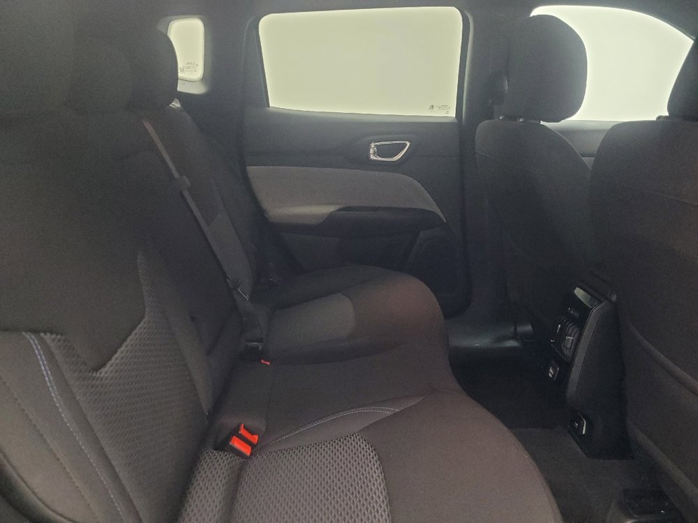 Used 2024 Jeep Compass Sport image 19