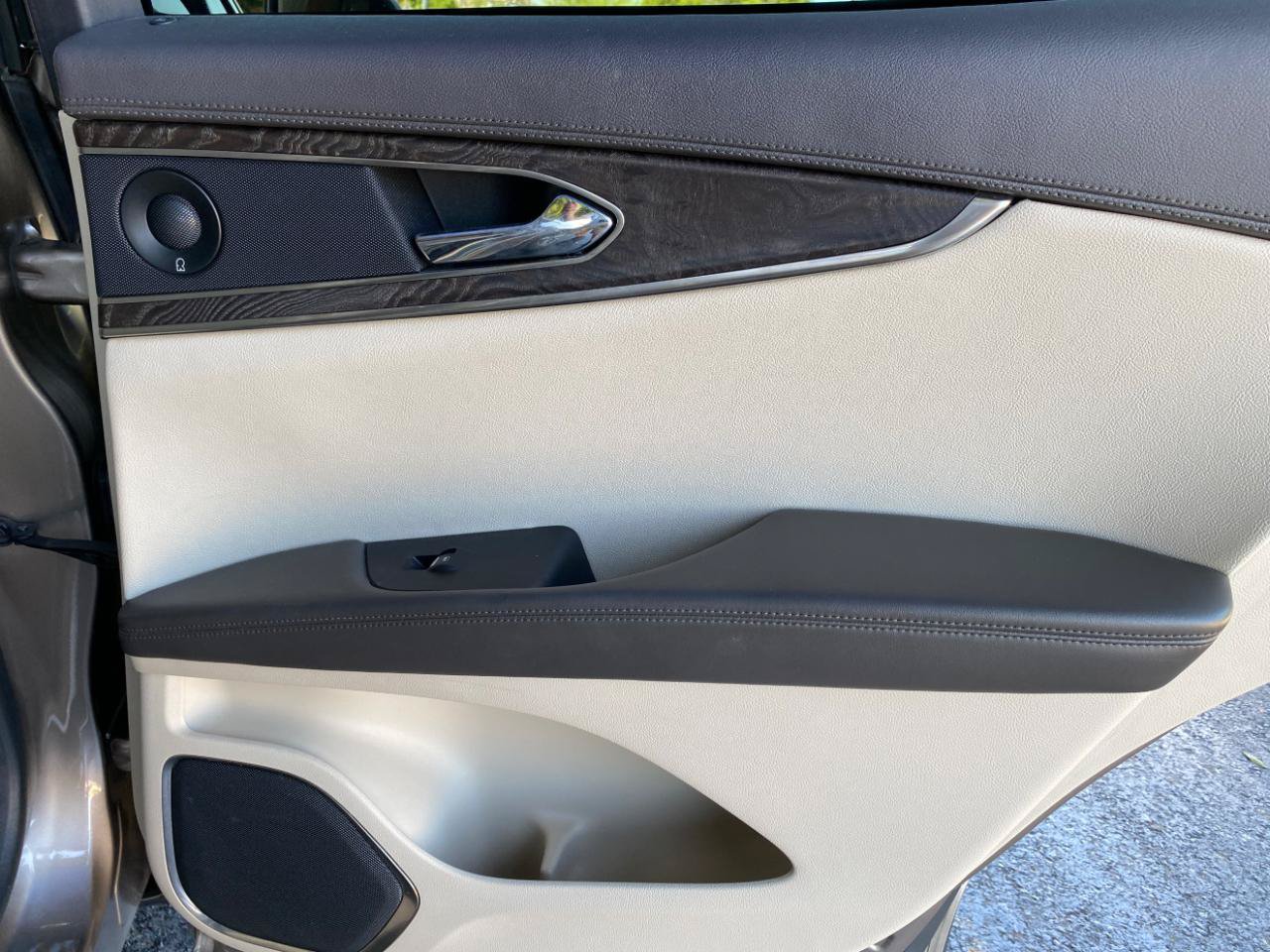 Used 2019 Lincoln Nautilus Reserve FWD image 41