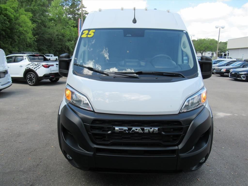 Used 2025 RAM ProMaster 2500 w/ Convenience Group FWD image 3
