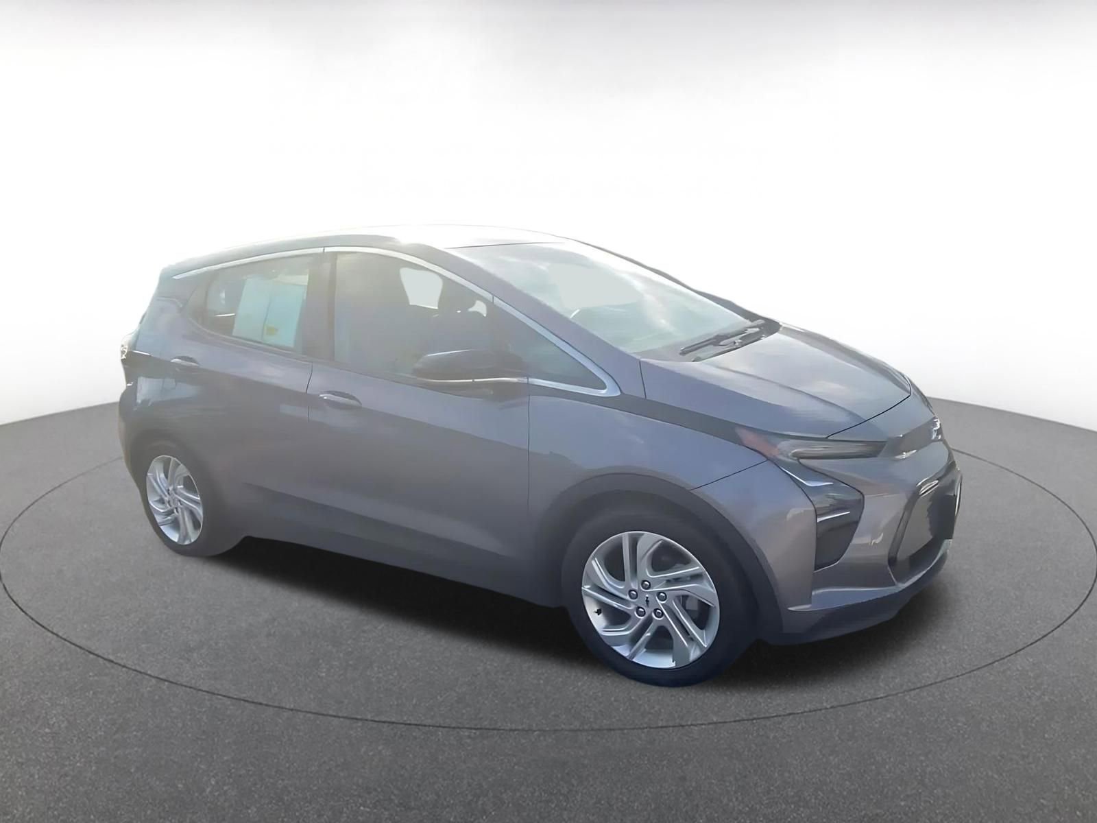 Used 2023 Chevrolet Bolt LT w/ Driver Confidence Package FWD image 2