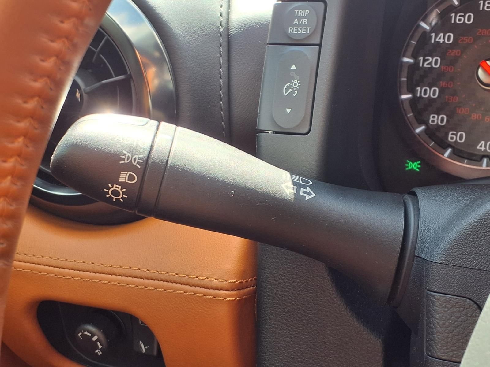 Used 2018 Nissan GT-R Premium w/ Premium Interior Package image 26