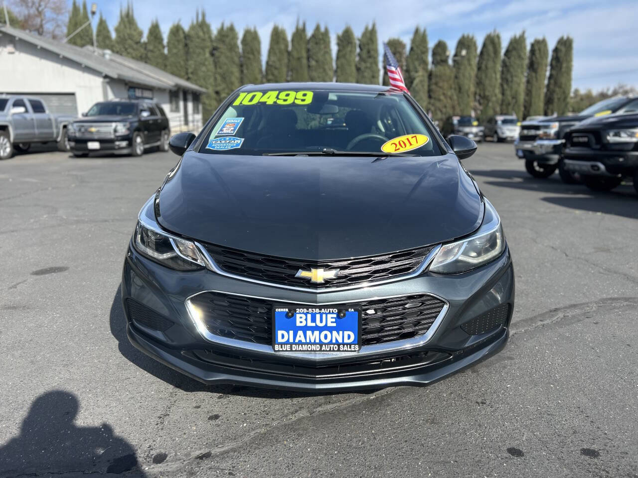 Used 2017 Chevrolet Cruze LT w/ Convenience Package image 3