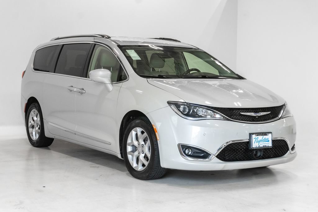 Used 2019 Chrysler Pacifica Touring-L Plus w/ Advanced Safetytec Group FWD image 6