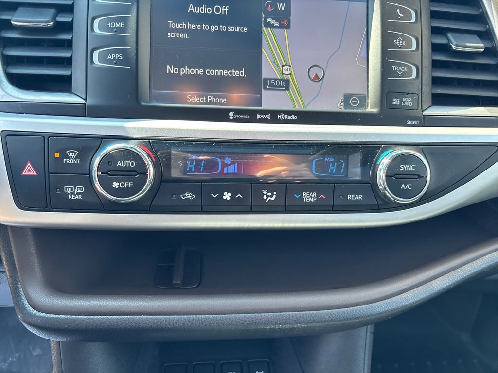 Used 2018 Toyota Highlander XLE w/ Carpet Mat Package (TMS) AWD/4WD image 33