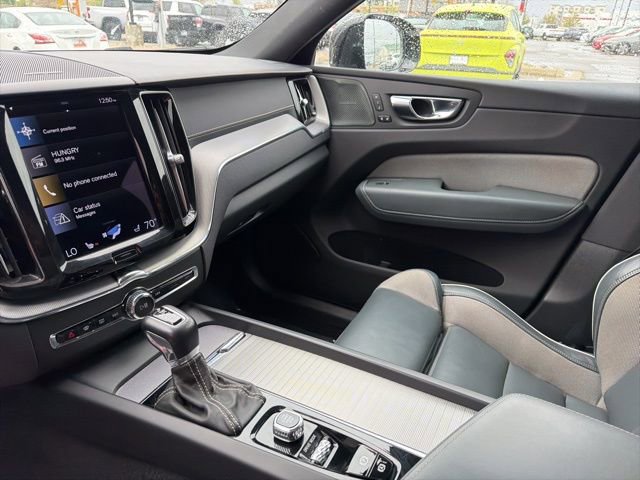Used 2021 Volvo XC60 T5 R-Design w/ Protection Package Premier image 23