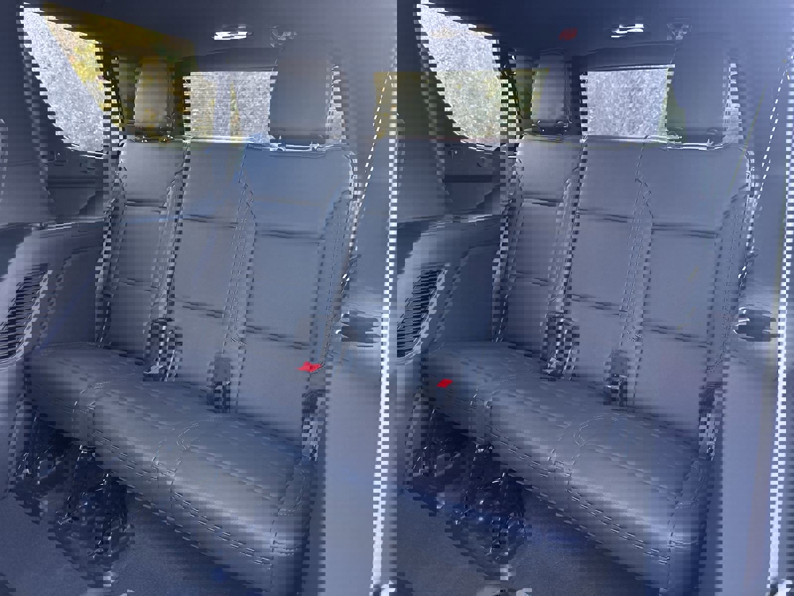 Used 2024 Chevrolet Tahoe Z71 w/ Luxury Package image 26