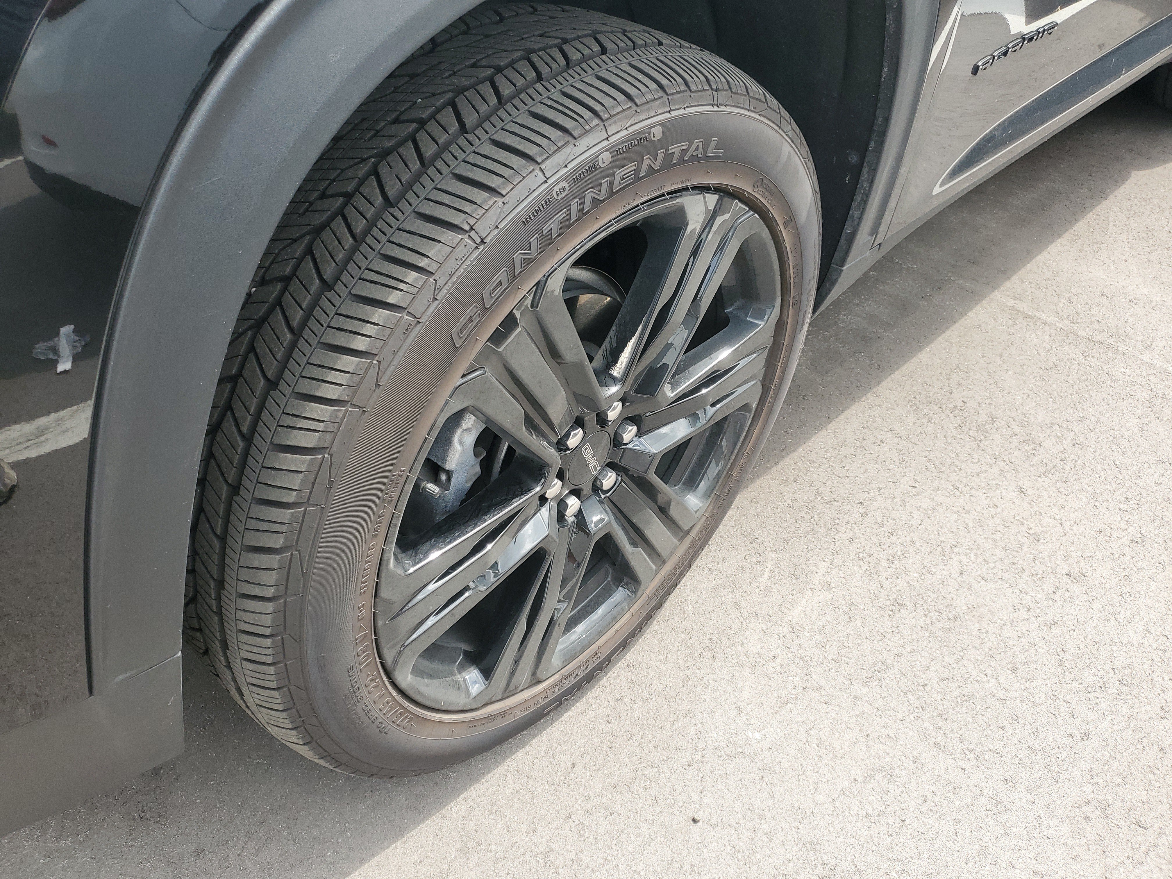 Used 2025 GMC Acadia Elevation w/ Elevation Premium Package FWD image 5