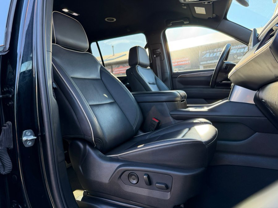 Used 2024 Chevrolet Suburban Premier image 23