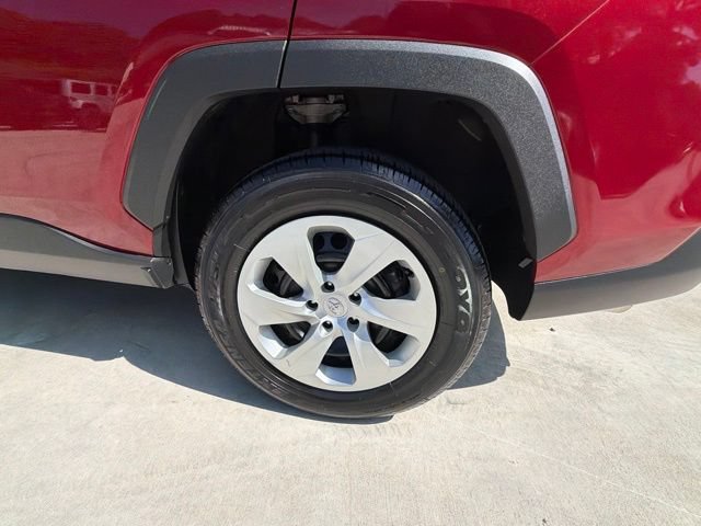 Used 2019 Toyota RAV4 LE FWD image 92