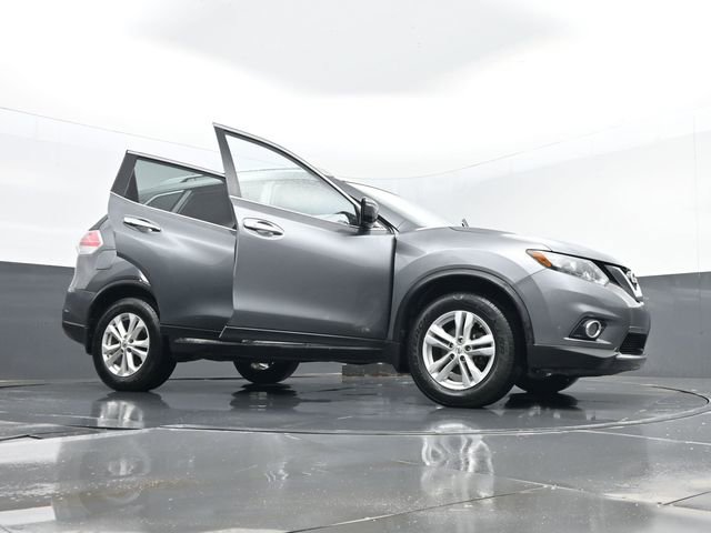 Used 2015 Nissan Rogue SV w/ SV Premium Package image 31