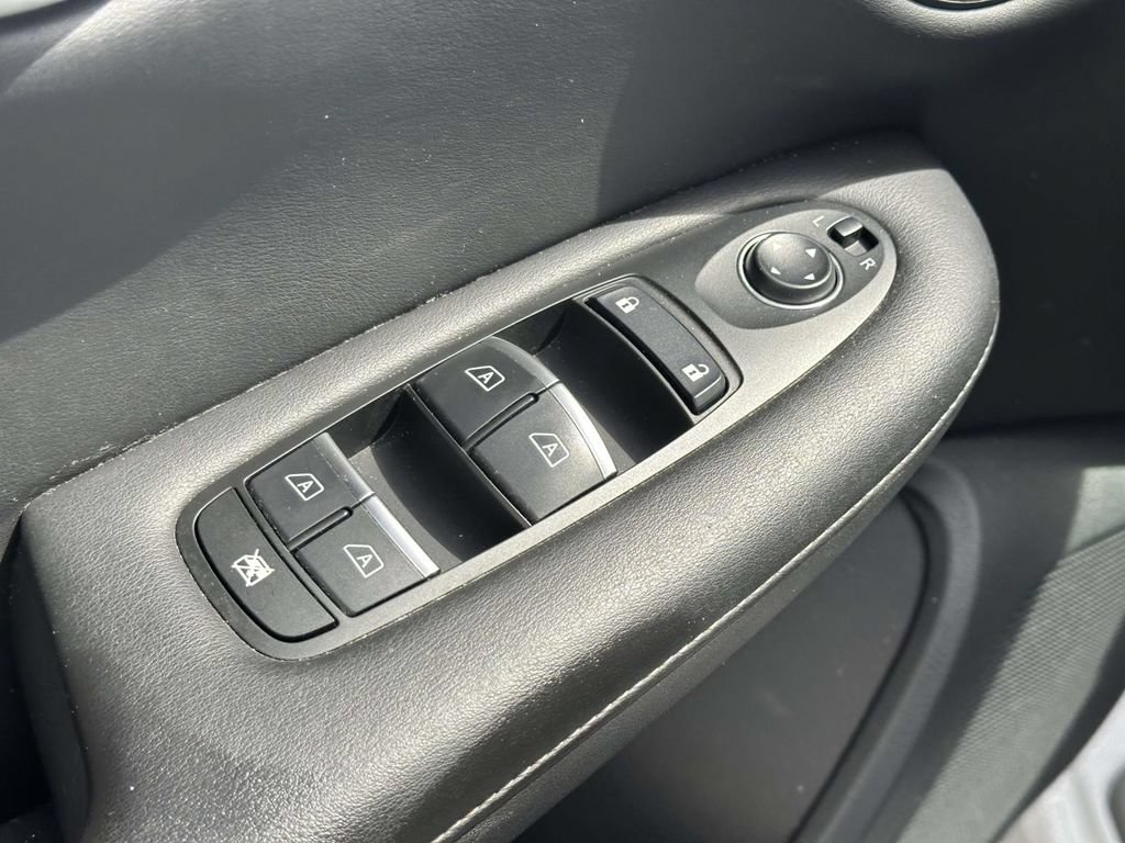 Used 2021 INFINITI QX50 Luxe FWD image 18