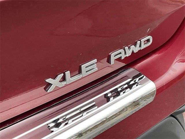 Used 2020 Toyota Highlander XLE image 12