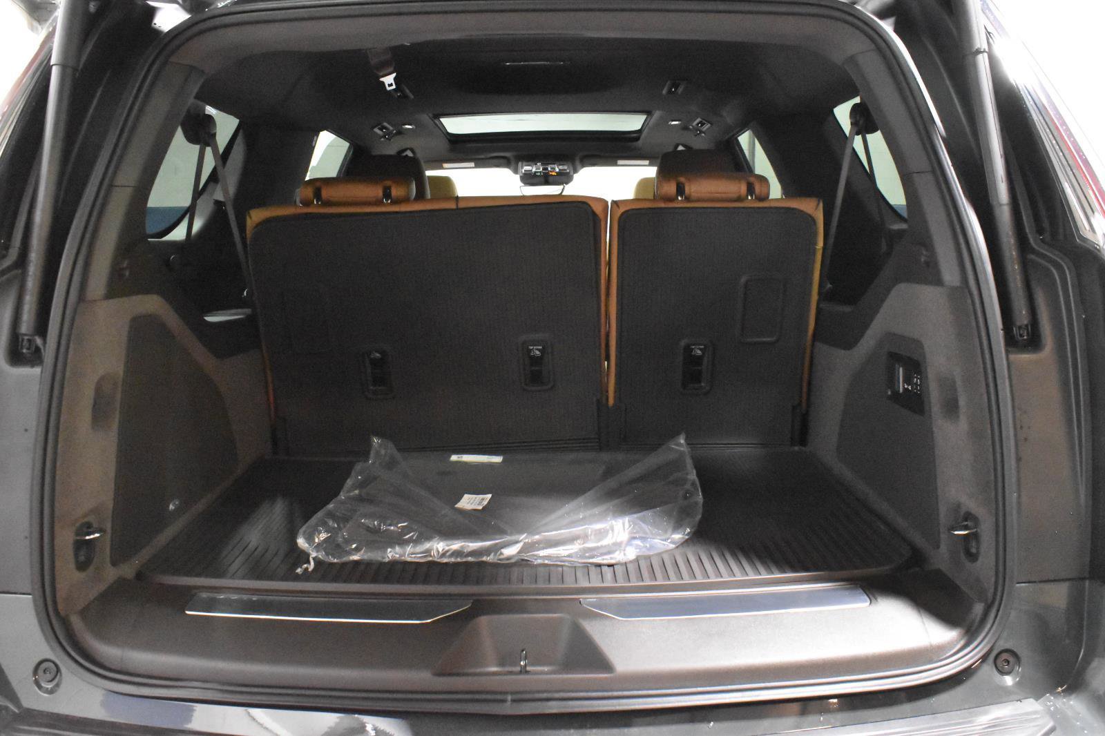 New 2026 Cadillac Escalade ESV Luxury w/ Touring Package image 17