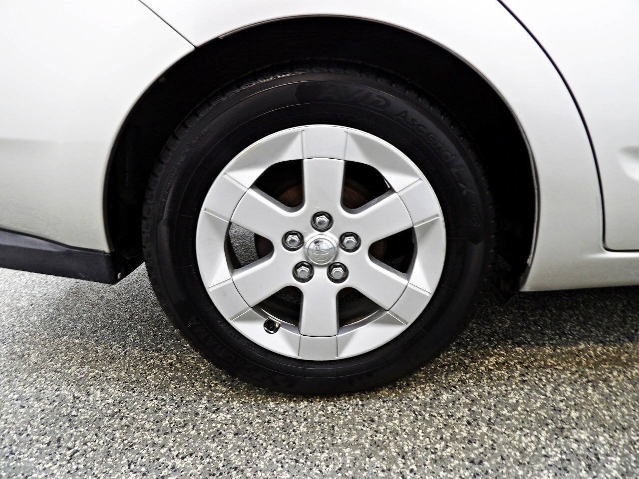 Used 2005 Toyota Prius w/ Pkg 6 FWD image 19